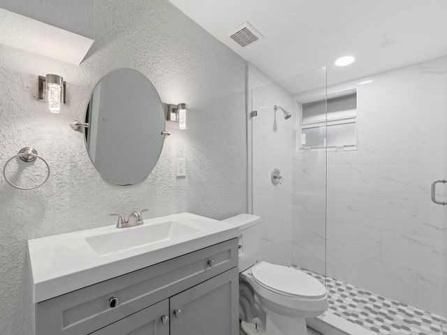 4050 Browning Drive N, West Palm Beach, FL 33406