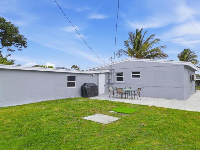 4050 Browning Drive N, West Palm Beach, FL 33406