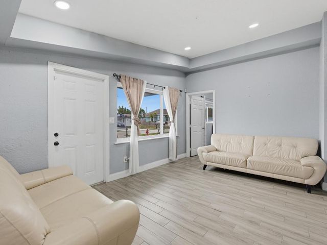 4050 Browning Drive N, West Palm Beach, FL 33406