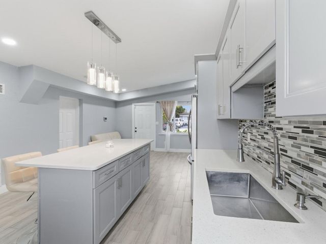 4050 Browning Drive N, West Palm Beach, FL 33406