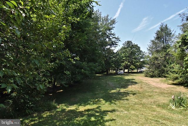 1200 N MANOR RD, Honey Brook, PA 19344