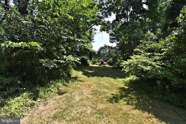 1200 N MANOR RD, Honey Brook, PA 19344