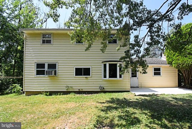 1200 N MANOR RD, Honey Brook, PA 19344