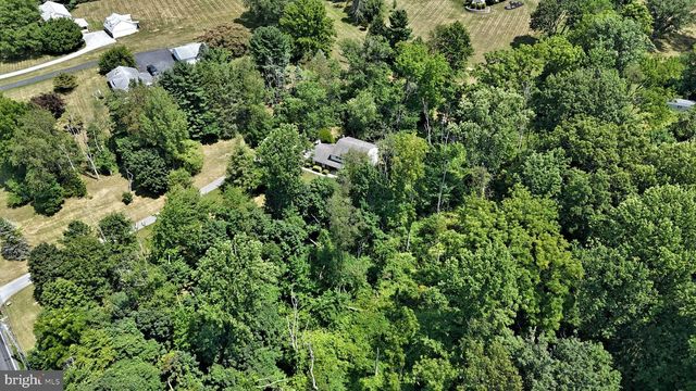 1200 N MANOR RD, Honey Brook, PA 19344