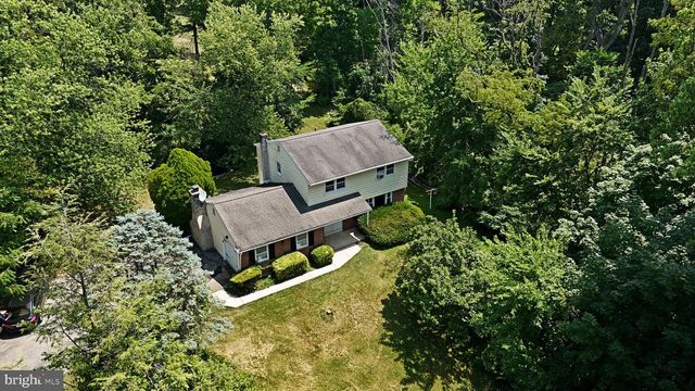 1200 N MANOR RD, Honey Brook, PA 19344