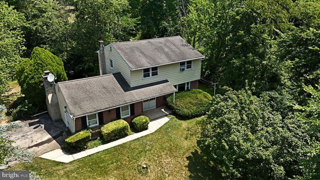 1200 N MANOR RD, Honey Brook, PA 19344