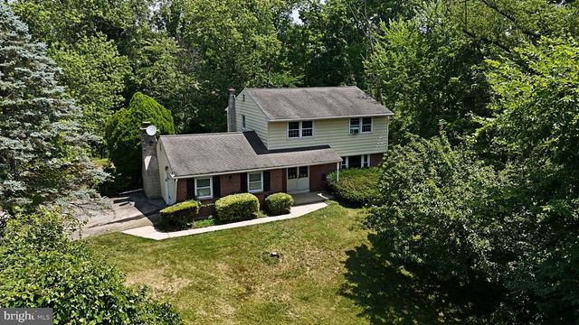 1200 N MANOR RD, Honey Brook, PA 19344