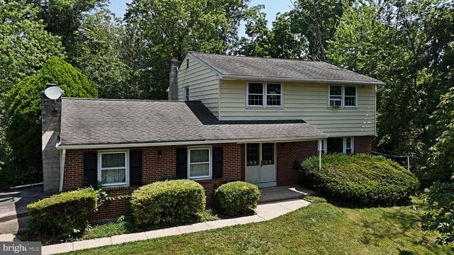 1200 N MANOR RD, Honey Brook, PA 19344
