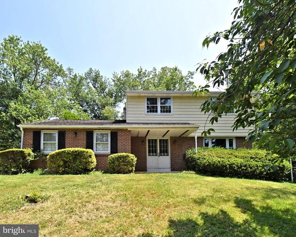 1200 N MANOR RD, Honey Brook, PA 19344