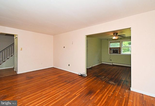 1200 N MANOR RD, Honey Brook, PA 19344