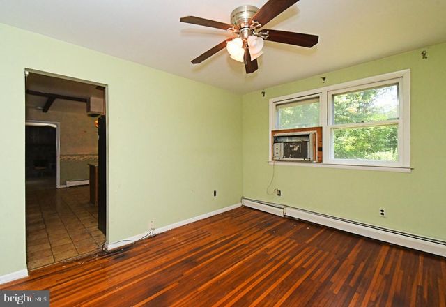 1200 N MANOR RD, Honey Brook, PA 19344