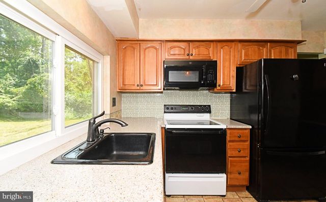 1200 N MANOR RD, Honey Brook, PA 19344