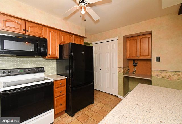 1200 N MANOR RD, Honey Brook, PA 19344