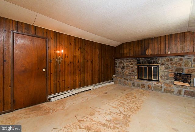1200 N MANOR RD, Honey Brook, PA 19344