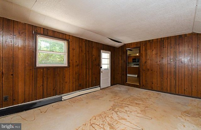 1200 N MANOR RD, Honey Brook, PA 19344