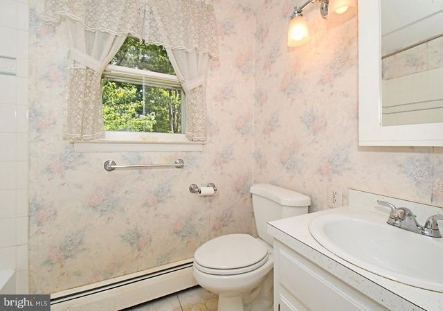 1200 N MANOR RD, Honey Brook, PA 19344