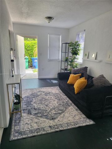 210 NE 110th 210, Miami, FL 33161