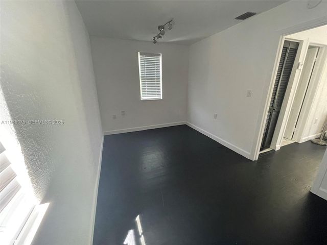 210 NE 110th 210, Miami, FL 33161