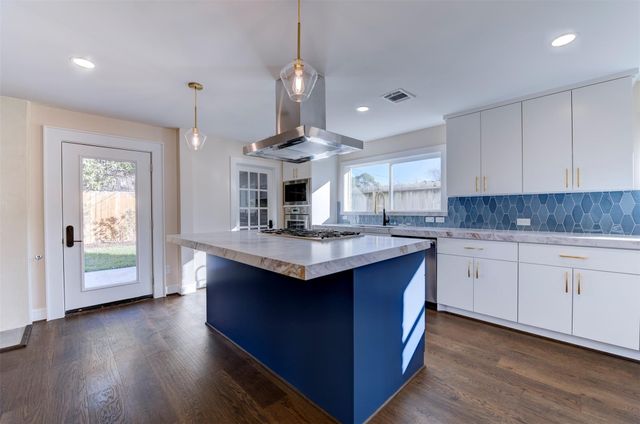 12518 Woodthorpe Lane, Houston, TX 77024