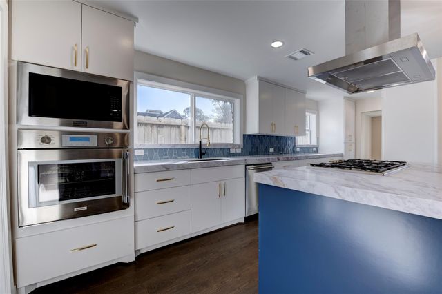 12518 Woodthorpe Lane, Houston, TX 77024