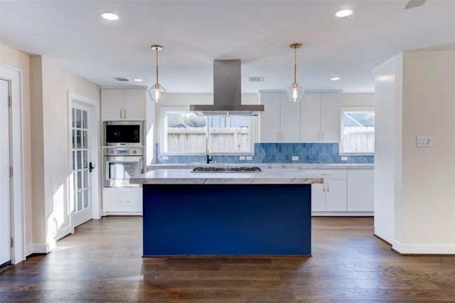 12518 Woodthorpe Lane, Houston, TX 77024