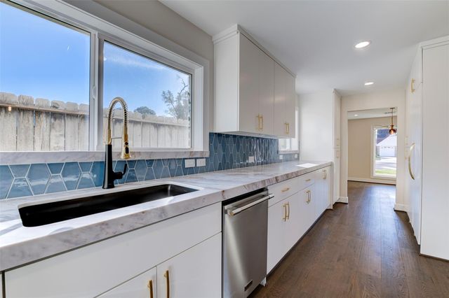 12518 Woodthorpe Lane, Houston, TX 77024