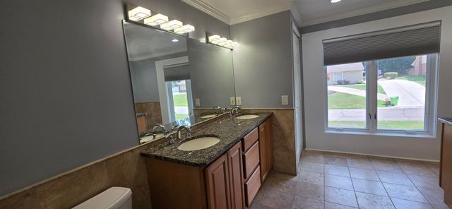 5310 Hauser Way, West Bloomfield, MI 48323