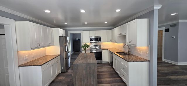 5310 Hauser Way, West Bloomfield, MI 48323