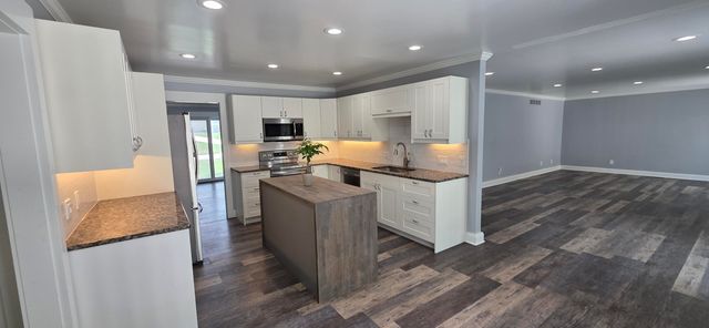 5310 Hauser Way, West Bloomfield, MI 48323