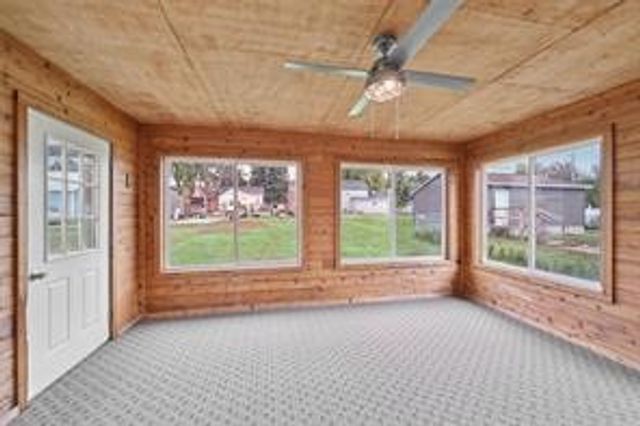 201 Grove Street NW, Shellsburg, IA 52332