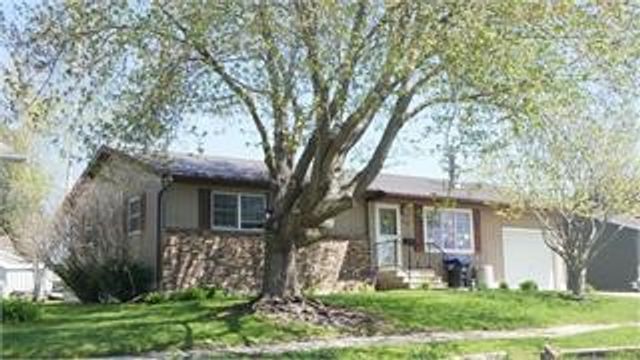 201 Grove Street NW, Shellsburg, IA 52332