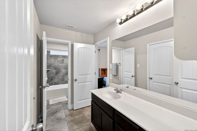 15131 Field Sparrow, San Antonio, TX 78253