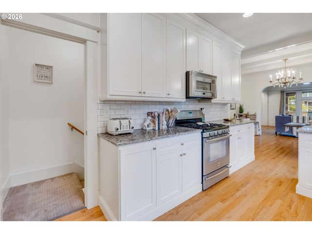 2534 Se 32ND Ave, Portland, OR 97202