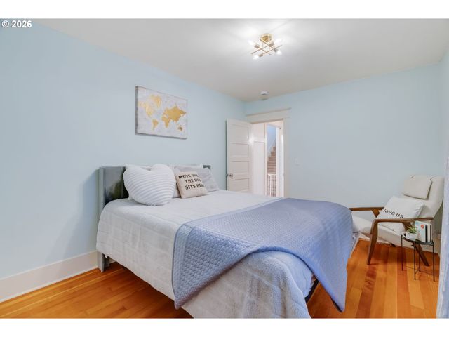 2534 Se 32ND Ave, Portland, OR 97202