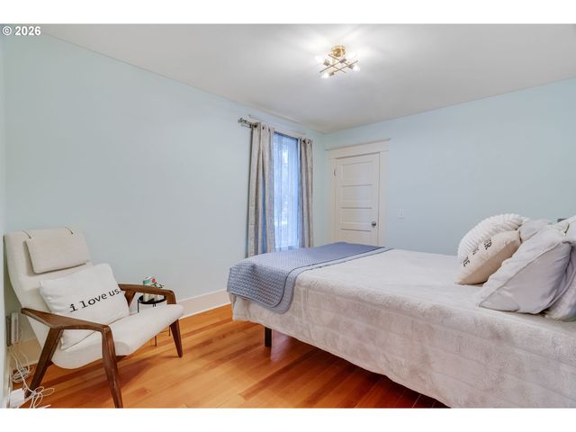 2534 Se 32ND Ave, Portland, OR 97202