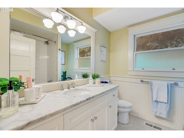 2534 Se 32ND Ave, Portland, OR 97202