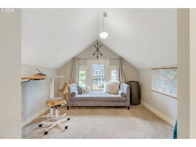 2534 Se 32ND Ave, Portland, OR 97202