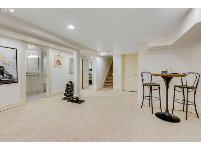2534 Se 32ND Ave, Portland, OR 97202