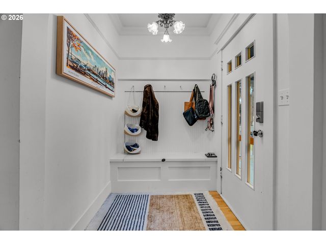 2534 Se 32ND Ave, Portland, OR 97202