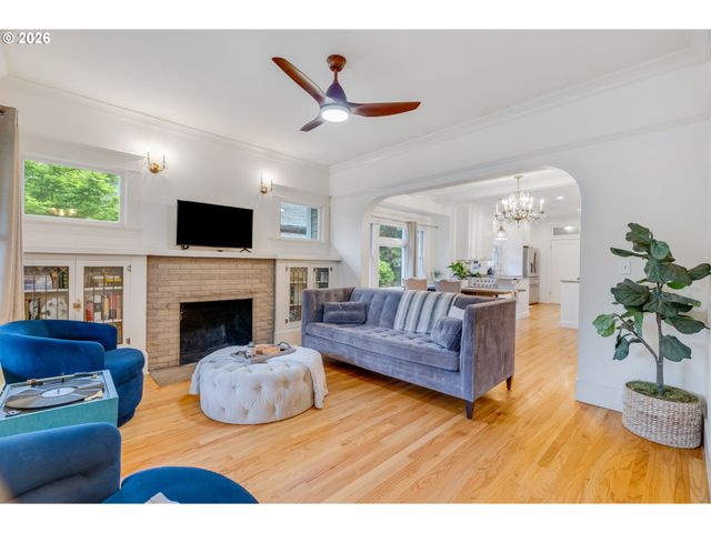 2534 Se 32ND Ave, Portland, OR 97202