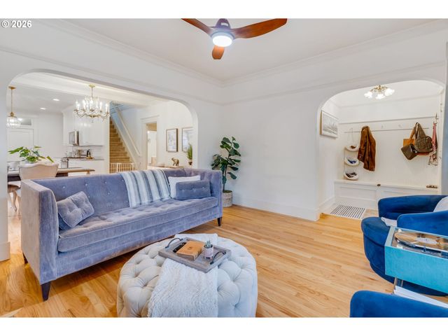 2534 Se 32ND Ave, Portland, OR 97202