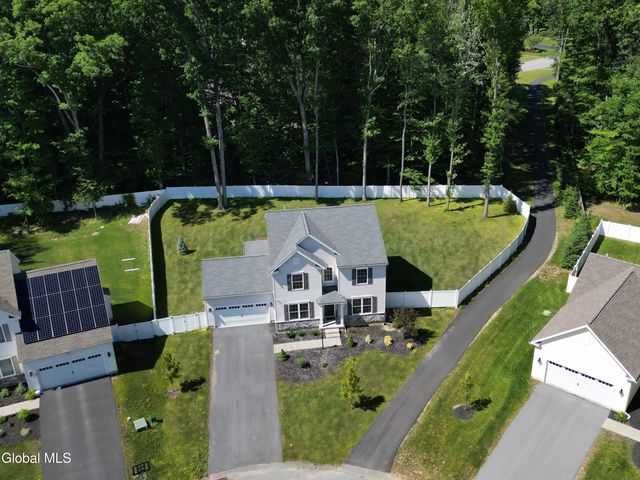 27 Spencer Street, Clifton Park, NY 12065