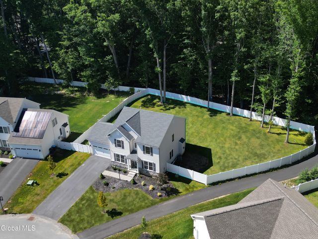 27 Spencer Street, Clifton Park, NY 12065