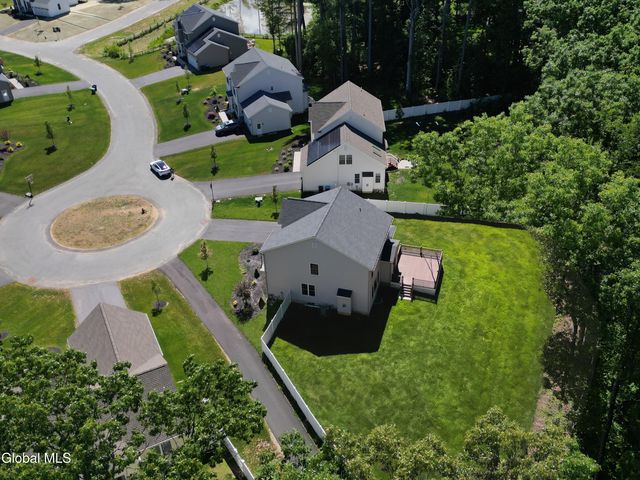 27 Spencer Street, Clifton Park, NY 12065