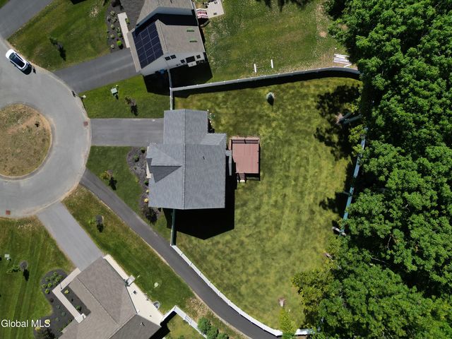 27 Spencer Street, Clifton Park, NY 12065