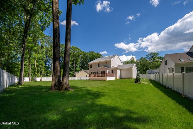 27 Spencer Street, Clifton Park, NY 12065