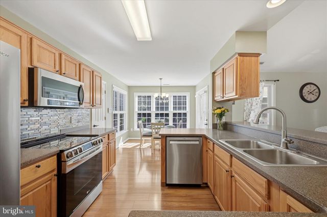 24 CREIGHTON CT, Martinsburg, WV 25404