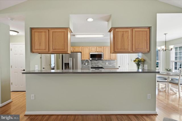 24 CREIGHTON CT, Martinsburg, WV 25404
