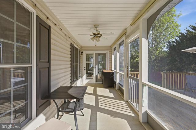 24 CREIGHTON CT, Martinsburg, WV 25404