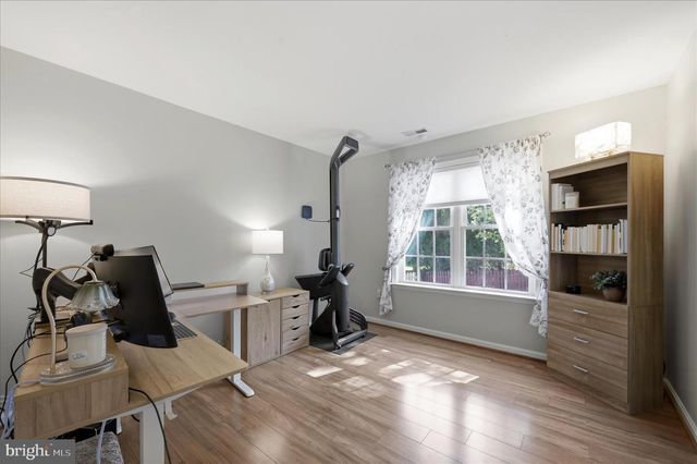 24 CREIGHTON CT, Martinsburg, WV 25404